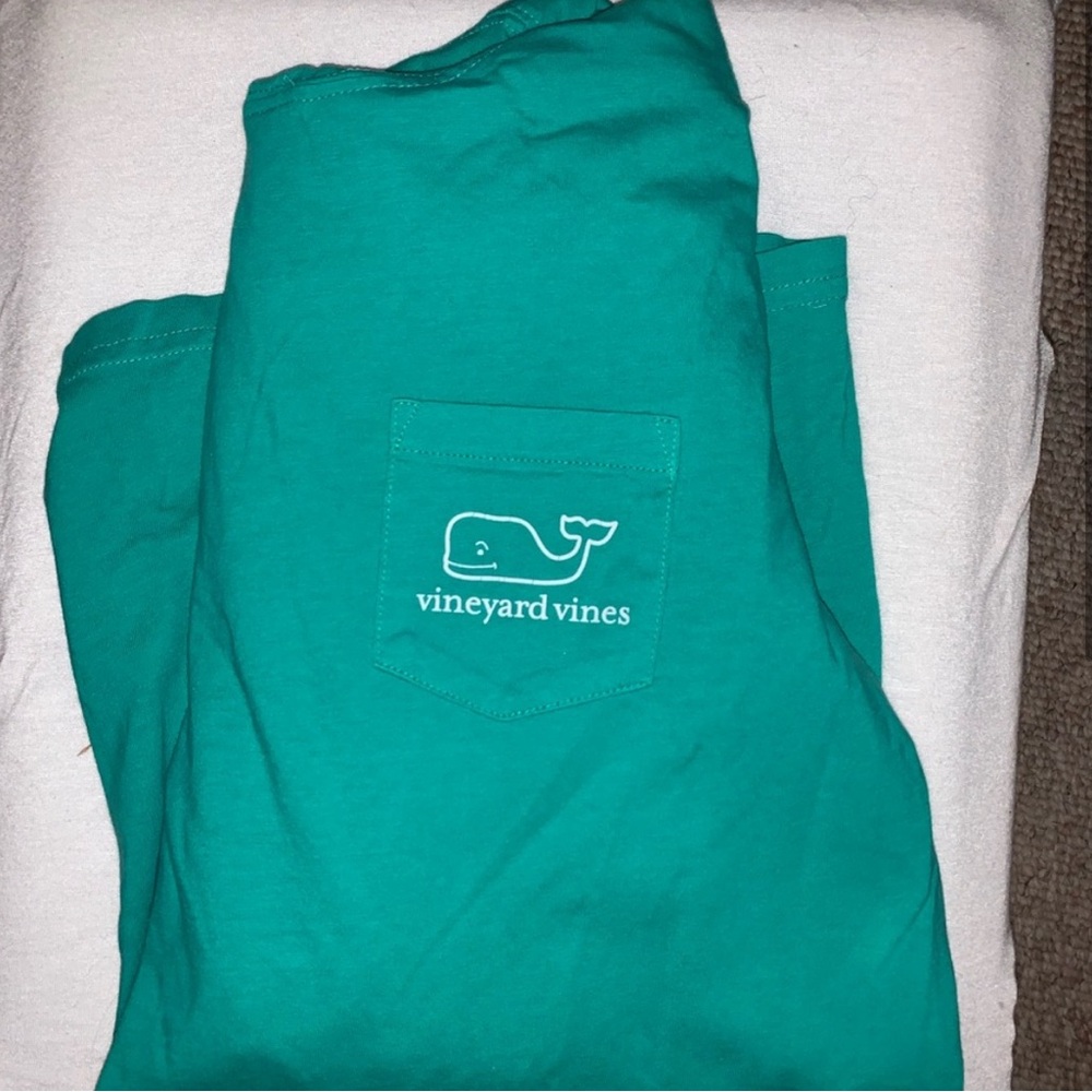 Vineyard vines lightweight hooded sweatshirt